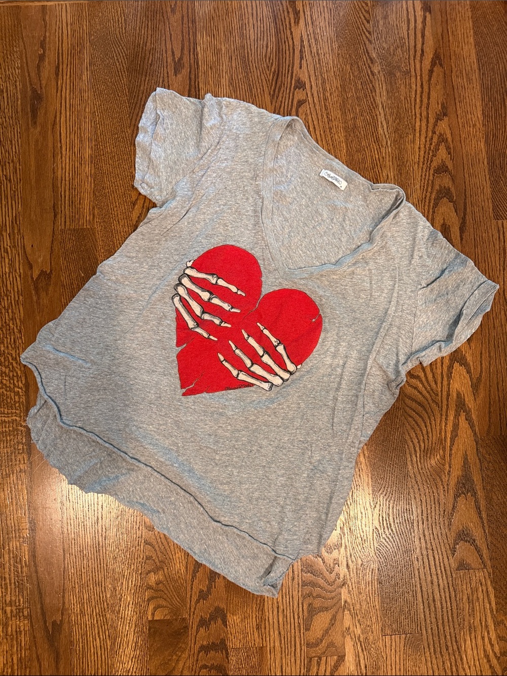 Lauren Moshi Gray V-Neck Tee with Red Heart and Skeleton Hand Graphic